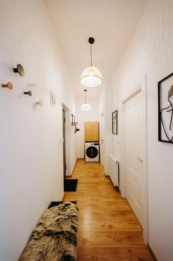 Modern Loft One Apartamento Suceava Exterior foto
